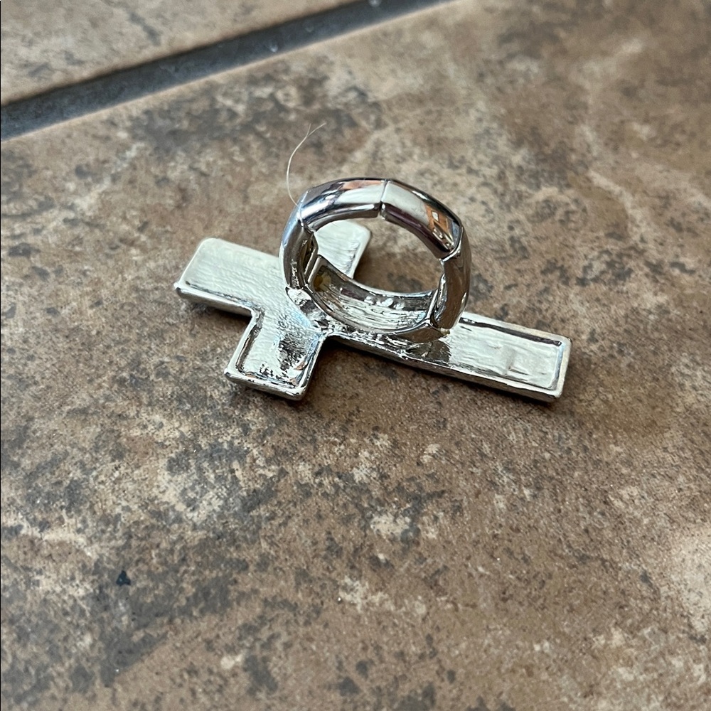 Silver Cross Ring - Picture 2 of 2